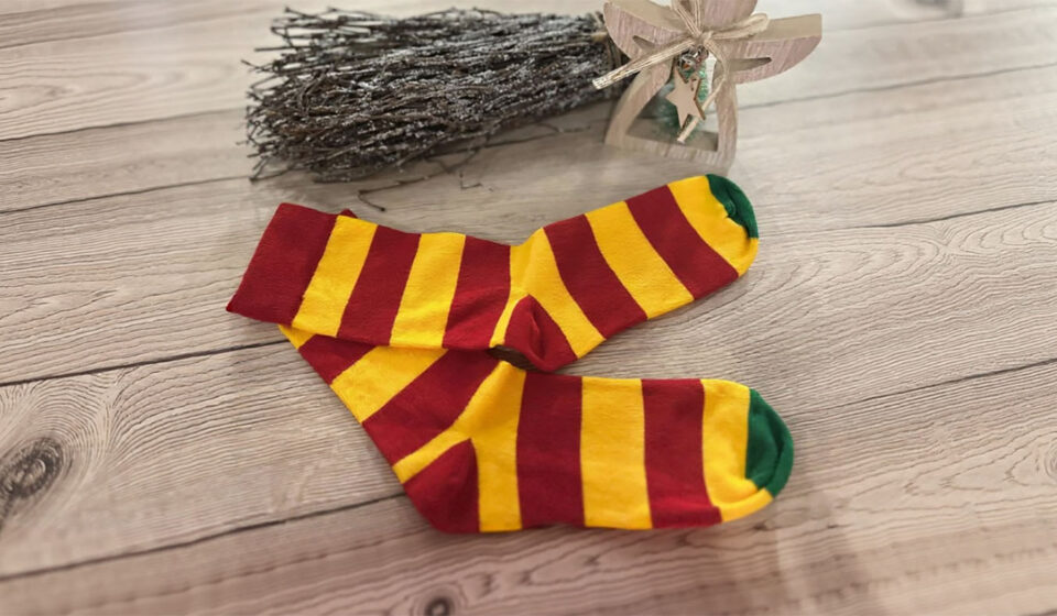 Der Pilsumer Leuchtturm jetzt als Socken! Pilsumer Leuchtturm als Socken
