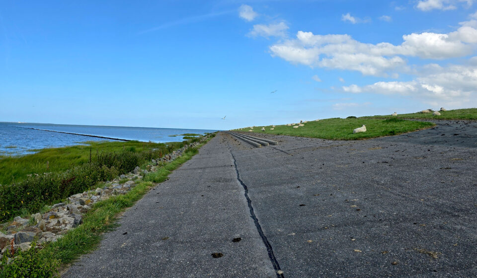 Deich Deich: Ostfriesland bei Bensersiel
